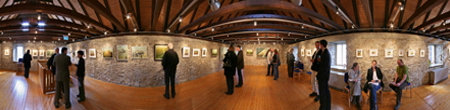 Panorama von einer Vernissage in Weissach.